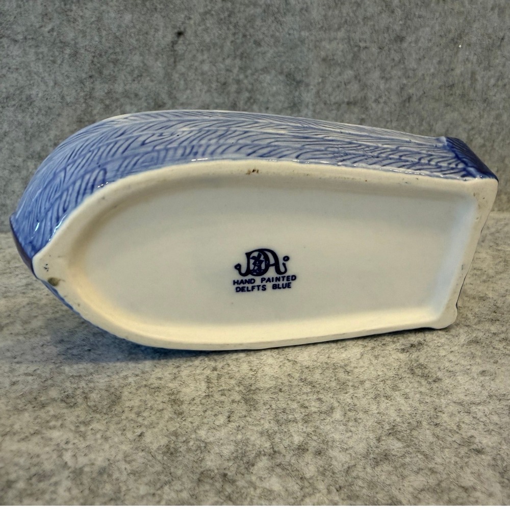 Delft Blue Salt and Pepper Shaker Set - Dutch Boy and Girl Sitting in Boat - Picture 6 of 8